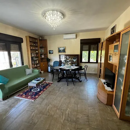 Laura's Carini